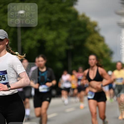 29.06.2025 - hella hamburg halbmarathon Dr. Thomas Lammeyer http://msf.ph/oto/8292909 29.06.2025 10:16:09 Kennedybrücke 1249, 1610, 1785, 1790, 1850, 1851, 2963, 2964, 3182, 3248, 3262, 3746, 3837, 4453, 4499, 5166, 5176, 6822, 6871, 6966, 7370, 8206, 8207, 8971, 9119, 9253, 9254, 9405, 9428, 10685 meine-sportfotos.de