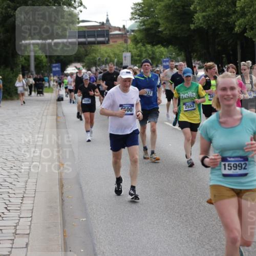 29.06.2025 - hella hamburg halbmarathon Jannik Wohlers http://msf.ph/oto/8292912 29.06.2025 10:36:26 Lombardsbrücke 1118, 1253, 1339, 1948, 1952, 1954, 2552, 2588, 3165, 3873, 3895, 4084, 4618, 4762, 4996, 5789, 6156, 6359, 7773, 8499, 8758, 8936, 8937, 9295, 9500, 9694, 9701, 10123, 10487, 10862, 11672, 11831, 11912, 12218, 12302, 12532, 12605, 12770, 12775, 13092, 13106, 13165, 13265, 13266, 13657, 13704, 13902, 13903, 14695, 15077, 15588, 15805, 15972, 15992, 16228, 16309, 16885, 16977, 17018, 17115, 17349, 17504, 18174, 18482, 18488 meine-sportfotos.de