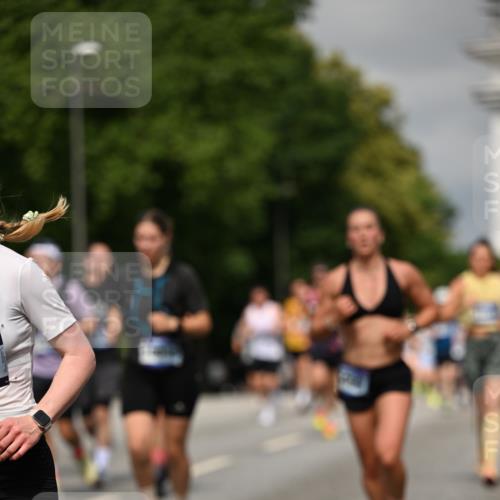 29.06.2025 - hella hamburg halbmarathon Dr. Thomas Lammeyer http://msf.ph/oto/8292915 29.06.2025 10:16:09 Kennedybrücke 1249, 1610, 1785, 1790, 1850, 1851, 2963, 2964, 3182, 3248, 3262, 3746, 3837, 4453, 4499, 5166, 5176, 6822, 6871, 6966, 7370, 8206, 8207, 8971, 9119, 9253, 9254, 9405, 9428, 10685 meine-sportfotos.de