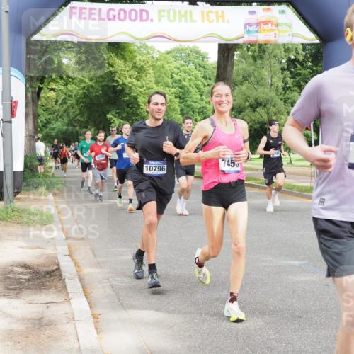29.06.2025 - hella hamburg halbmarathon MichiJ http://msf.ph/oto/8292923 29.06.2025 10:33:47 Zwischen KM18-KM19 5706, 6711, 7385, 7450, 8374, 9720, 10796, 12528, 13919, 14228, 14764, 14783, 16286, 16834, 17492, 18081 meine-sportfotos.de