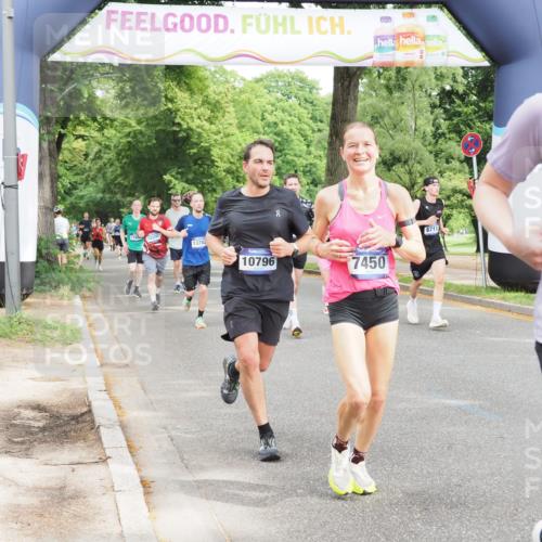 29.06.2025 - hella hamburg halbmarathon MichiJ http://msf.ph/oto/8292934 29.06.2025 10:33:47 Zwischen KM18-KM19 5706, 6711, 7385, 7450, 8374, 9720, 10796, 12528, 13919, 14228, 14764, 14783, 16286, 16834, 17492, 18081 meine-sportfotos.de