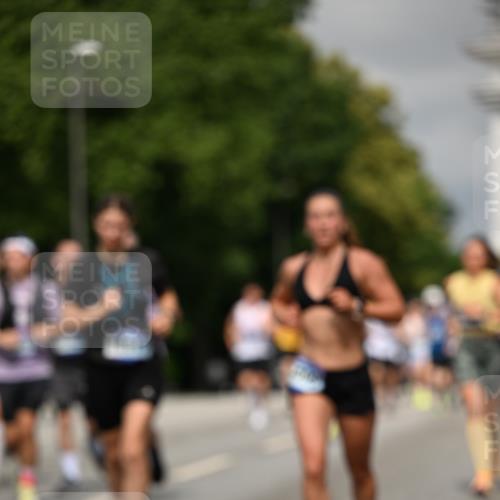 29.06.2025 - hella hamburg halbmarathon Dr. Thomas Lammeyer http://msf.ph/oto/8292935 29.06.2025 10:16:09 Kennedybrücke 1249, 1610, 1785, 1790, 1850, 1851, 2963, 2964, 3182, 3248, 3262, 3746, 3837, 4453, 4499, 5166, 5176, 6822, 6871, 6966, 7370, 8206, 8207, 8971, 9119, 9253, 9254, 9405, 9428, 10685 meine-sportfotos.de