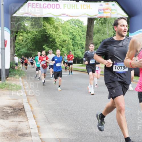29.06.2025 - hella hamburg halbmarathon MichiJ http://msf.ph/oto/8292954 29.06.2025 10:33:48 Zwischen KM18-KM19 2270, 5706, 6711, 7385, 7450, 8374, 9720, 10796, 12528, 13782, 13919, 14200, 14228, 14764, 14783, 16286, 16834, 17492, 18081 meine-sportfotos.de