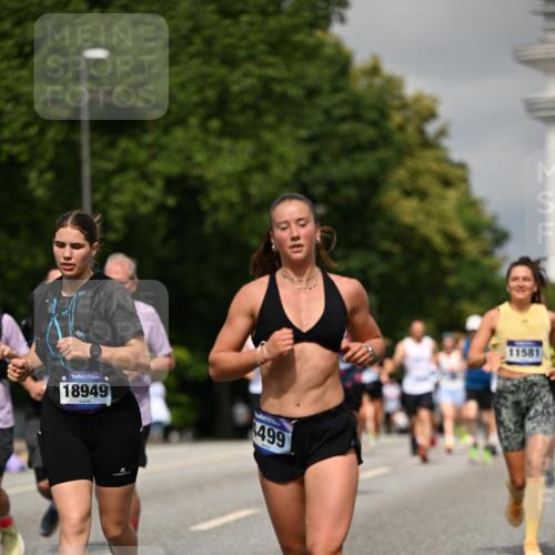 29.06.2025 - hella hamburg halbmarathon Dr. Thomas Lammeyer http://msf.ph/oto/8292959 29.06.2025 10:16:10 Kennedybrücke 1249, 1610, 1785, 1790, 1850, 1851, 2963, 2964, 3182, 3248, 3262, 3746, 3837, 4453, 4499, 5166, 5176, 6822, 6871, 6966, 7370, 8206, 8207, 8971, 9119, 9253, 9254, 9405, 9428, 10685 meine-sportfotos.de
