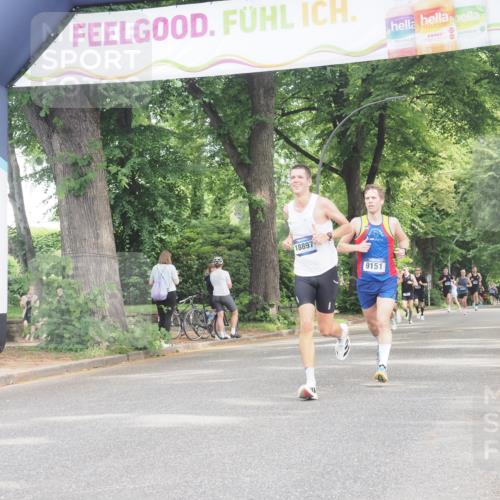 29.06.2025 - hella hamburg halbmarathon KatJ http://msf.ph/oto/8292964 29.06.2025 10:13:12 Zwischen KM18-KM19 4128 meine-sportfotos.de