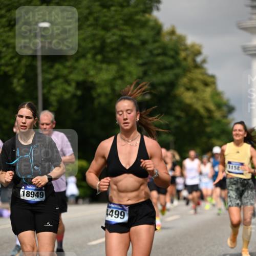 29.06.2025 - hella hamburg halbmarathon Dr. Thomas Lammeyer http://msf.ph/oto/8292975 29.06.2025 10:16:10 Kennedybrücke 1249, 1610, 1785, 1790, 1850, 1851, 2963, 2964, 3182, 3248, 3262, 3746, 3837, 4453, 4499, 5166, 5176, 6822, 6871, 6966, 7370, 8206, 8207, 8971, 9119, 9253, 9254, 9405, 9428, 10685 meine-sportfotos.de