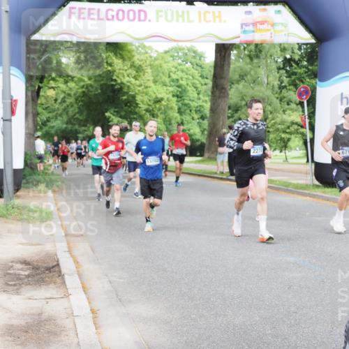29.06.2025 - hella hamburg halbmarathon MichiJ http://msf.ph/oto/8293019 29.06.2025 10:33:48 Zwischen KM18-KM19 2270, 5706, 6711, 7385, 7450, 8374, 9720, 10796, 12528, 13782, 13919, 14200, 14228, 14764, 14783, 16286, 16834, 17492, 18081 meine-sportfotos.de