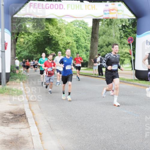 29.06.2025 - hella hamburg halbmarathon MichiJ http://msf.ph/oto/8293046 29.06.2025 10:33:49 Zwischen KM18-KM19 2270, 5706, 6711, 7385, 7450, 8374, 9720, 10796, 12528, 13782, 13919, 14200, 14228, 14764, 16286, 16834, 17281, 18081 meine-sportfotos.de