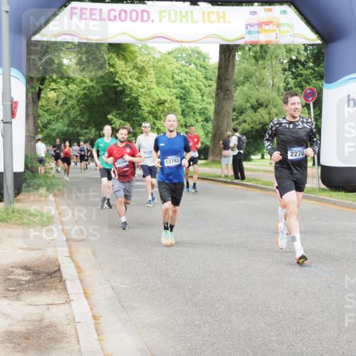 29.06.2025 - hella hamburg halbmarathon MichiJ http://msf.ph/oto/8293074 29.06.2025 10:33:49 Zwischen KM18-KM19 2270, 5706, 6711, 7385, 7450, 8374, 9720, 10796, 12528, 13782, 13919, 14200, 14228, 14764, 16286, 16834, 17281, 18081 meine-sportfotos.de