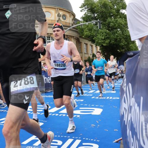 29.06.2025 - hella hamburg halbmarathon Strokosch-Dieckow http://msf.ph/oto/8293199 29.06.2025 10:50:44 Ziel 2234, 2788, 3947, 4839, 5018, 5115, 6662, 6712, 7052, 7134, 7583, 7952, 8657, 10750, 11356, 13701, 13808, 13875, 15426, 15720, 16291, 17129, 17908, 18182, 18229, 18370, 18413, 18820 meine-sportfotos.de