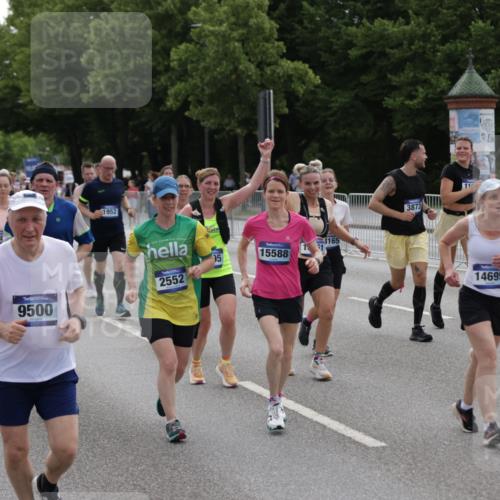 29.06.2025 - hella hamburg halbmarathon Jannik Wohlers http://msf.ph/oto/8293259 29.06.2025 10:36:27 Lombardsbrücke 1118, 1253, 1339, 1948, 1952, 1954, 2552, 2588, 3165, 3873, 3895, 4084, 4618, 4762, 4996, 5789, 6156, 6359, 7773, 8499, 8758, 8936, 8937, 9295, 9500, 9694, 9701, 10123, 10487, 10862, 11672, 11831, 11912, 12184, 12218, 12302, 12532, 12605, 12770, 12775, 13092, 13106, 13165, 13265, 13266, 13657, 13704, 13902, 13903, 14695, 15077, 15588, 15805, 15907, 15972, 15992, 16228, 16304, 16309, 16885, 16977, 17018, 17115, 17349, 17504, 18174, 18482 meine-sportfotos.de
