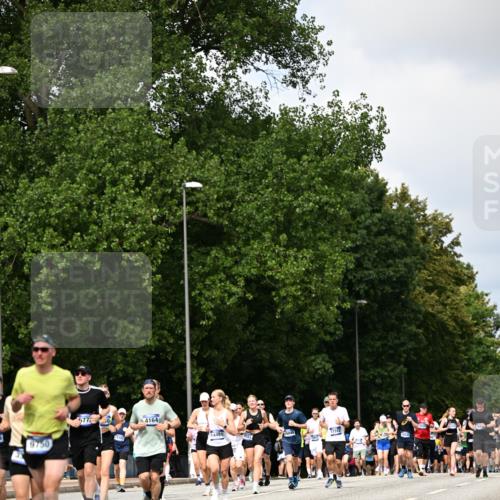 29.06.2025 - hella hamburg halbmarathon Dr. Thomas Lammeyer http://msf.ph/oto/8293319 29.06.2025 10:37:28 Kennedybrücke 1078, 1199, 1324, 1373, 1879, 1995, 2085, 2342, 2838, 3341, 3422, 3560, 3812, 3871, 4030, 4164, 4446, 5180, 5917, 6773, 6999, 7308, 7309, 7705, 8175, 8595, 8891, 8993, 9289, 9591, 9750, 9768, 9780 meine-sportfotos.de