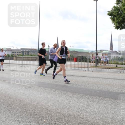 29.06.2025 - hella hamburg halbmarathon Lena Gebhardt http://msf.ph/oto/8293359 29.06.2025 10:21:23 Lombardsbrücke 17969, 14490, 1028, 1072, 1266, 1401, 1658, 2271, 2383, 2635, 2815, 2956, 2986, 3122, 3161, 3453, 3770, 3813, 3817, 3825, 3826, 4082, 4350, 4697, 4786, 5041, 5061, 5122, 5373, 5395, 5412, 5493, 5759, 5767, 5957, 6086, 6103, 6275, 6308, 6844, 7228, 7375, 7522, 7553, 7608, 7612, 7781, 8095, 8286, 8724, 8726, 8844, 8896, 9005, 9011, 9100, 9108, 9236, 9369, 9483, 9499, 9501, 9532, 9624, 10374, 10585, 10602, 10874, 11698, 12175, 12694, 13057, 13508 meine-sportfotos.de