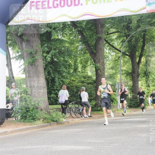 29.06.2025 - hella hamburg halbmarathon KatJ http://msf.ph/oto/8293375 29.06.2025 10:13:15 Zwischen KM18-KM19  meine-sportfotos.de