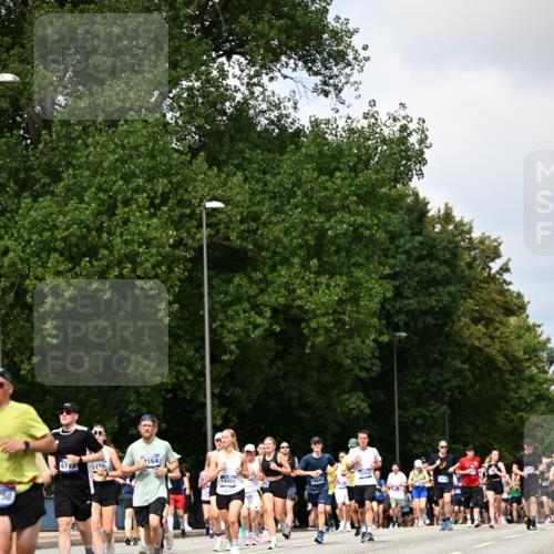 29.06.2025 - hella hamburg halbmarathon Dr. Thomas Lammeyer http://msf.ph/oto/8293397 29.06.2025 10:37:28 Kennedybrücke 1078, 1199, 1324, 1373, 1879, 1995, 2085, 2342, 2838, 3341, 3422, 3560, 3812, 3871, 4030, 4164, 4446, 5180, 5917, 6773, 6999, 7308, 7309, 7705, 8175, 8595, 8891, 8993, 9289, 9591, 9750, 9768, 9780 meine-sportfotos.de