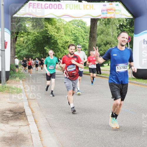 29.06.2025 - hella hamburg halbmarathon MichiJ http://msf.ph/oto/8293446 29.06.2025 10:33:50 Zwischen KM18-KM19 2270, 5706, 6711, 7385, 7450, 8374, 9720, 10796, 12528, 13782, 13919, 14200, 16286, 16834, 17281, 18081 meine-sportfotos.de