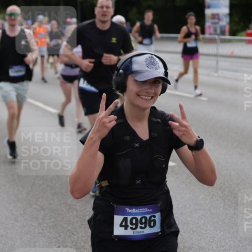 29.06.2025 - hella hamburg halbmarathon Jannik Wohlers http://msf.ph/oto/8293490 29.06.2025 10:36:32 Lombardsbrücke 1118, 1253, 1339, 1488, 1490, 1952, 1954, 2552, 3165, 3714, 3873, 3895, 4618, 4762, 4996, 5224, 5538, 5640, 5786, 5789, 6156, 6359, 6804, 7202, 7773, 8007, 8315, 8499, 8758, 8936, 8937, 9295, 9694, 9701, 10123, 10487, 10862, 10931, 11672, 11831, 11843, 11912, 12087, 12184, 12218, 12302, 12532, 13106, 13165, 13657, 13695, 13970, 13971, 14695, 15106, 15353, 15475, 15588, 15907, 15972, 15992, 16304, 16309, 16885, 17115, 17349, 17504, 17591, 18482 meine-sportfotos.de