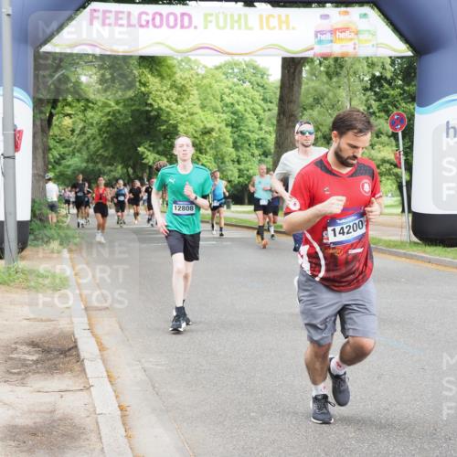 29.06.2025 - hella hamburg halbmarathon MichiJ http://msf.ph/oto/8293531 29.06.2025 10:33:51 Zwischen KM18-KM19 2270, 3477, 6711, 7385, 7450, 8374, 9720, 10796, 12528, 12808, 13782, 13919, 14200, 16286, 16834, 17281, 18081 meine-sportfotos.de