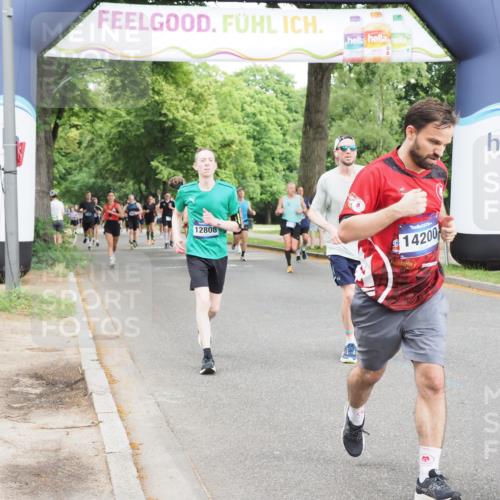 29.06.2025 - hella hamburg halbmarathon MichiJ http://msf.ph/oto/8293552 29.06.2025 10:33:51 Zwischen KM18-KM19 2270, 3477, 6711, 7385, 7450, 8374, 9720, 10796, 12528, 12808, 13782, 13919, 14200, 16286, 16834, 17281, 18081 meine-sportfotos.de