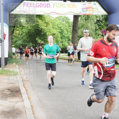 29.06.2025 - hella hamburg halbmarathon MichiJ http://msf.ph/oto/8293565 29.06.2025 10:33:51 Zwischen KM18-KM19 2270, 3477, 6711, 7385, 7450, 8374, 9720, 10796, 12528, 12808, 13782, 13919, 14200, 16286, 16834, 17281, 18081 meine-sportfotos.de