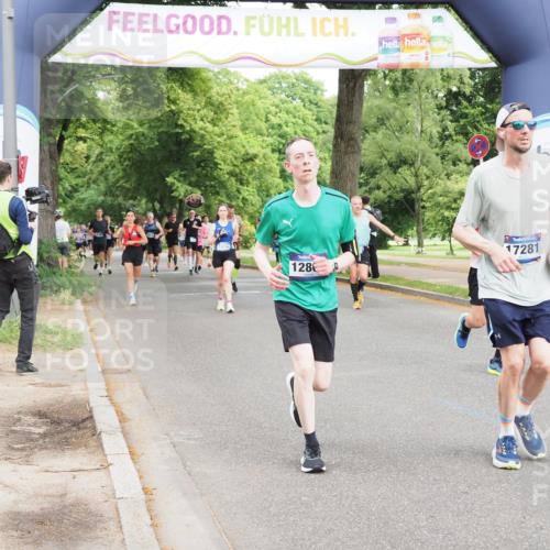 29.06.2025 - hella hamburg halbmarathon MichiJ http://msf.ph/oto/8293603 29.06.2025 10:33:52 Zwischen KM18-KM19 2270, 3477, 6711, 7204, 7385, 7450, 8374, 9720, 10796, 12808, 13782, 14200, 16286, 16834, 17281 meine-sportfotos.de
