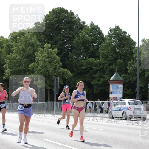29.06.2025 - hella hamburg halbmarathon Jannik Wohlers http://msf.ph/oto/8293627 29.06.2025 10:04:43 Lombardsbrücke 1126, 2424, 3071, 3413, 4220, 6059, 6907, 6908, 7302, 7826, 8089, 8999, 9007, 9019, 11595, 13242, 13327, 13717, 14203, 16134, 16478, 16579, 17112, 17707, 17818, 18189, 18556 meine-sportfotos.de