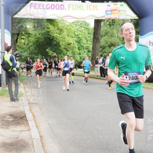 29.06.2025 - hella hamburg halbmarathon MichiJ http://msf.ph/oto/8293676 29.06.2025 10:33:53 Zwischen KM18-KM19 2270, 3477, 5129, 6711, 7204, 7385, 9710, 12808, 13782, 14200, 16286, 16834, 17281 meine-sportfotos.de