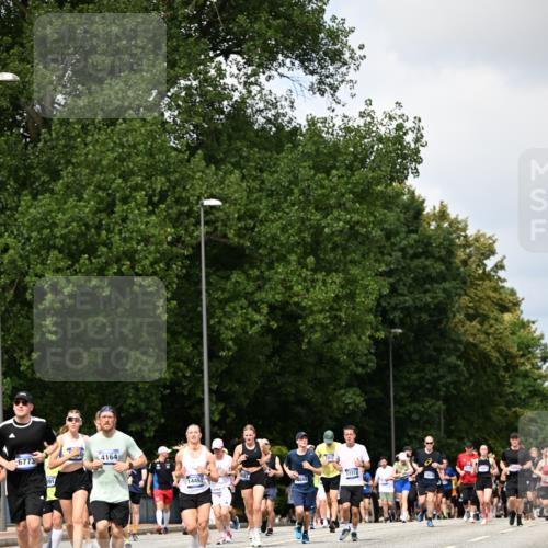 29.06.2025 - hella hamburg halbmarathon Dr. Thomas Lammeyer http://msf.ph/oto/8293686 29.06.2025 10:37:29 Kennedybrücke 1078, 1199, 1324, 1373, 1879, 1995, 2085, 2342, 2838, 3341, 3422, 3560, 3812, 3871, 4164, 4446, 5180, 5917, 6773, 6999, 7308, 7309, 7705, 8175, 8595, 8891, 8993, 9234, 9289, 9591, 9750, 9780 meine-sportfotos.de