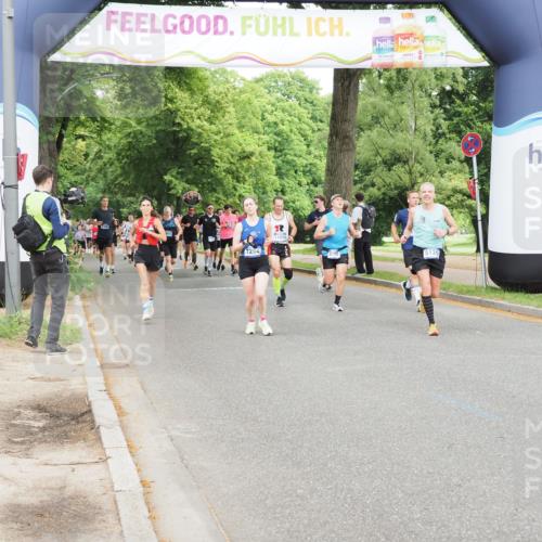 29.06.2025 - hella hamburg halbmarathon MichiJ http://msf.ph/oto/8293706 29.06.2025 10:33:53 Zwischen KM18-KM19 2270, 3477, 5129, 6711, 7204, 7385, 9710, 12808, 13782, 14200, 16286, 16834, 17281 meine-sportfotos.de