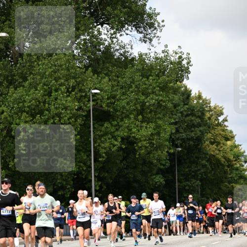 29.06.2025 - hella hamburg halbmarathon Dr. Thomas Lammeyer http://msf.ph/oto/8293751 29.06.2025 10:37:30 Kennedybrücke 1078, 1199, 1324, 1373, 1995, 2085, 2342, 2838, 3341, 3560, 3812, 3871, 4164, 4446, 5180, 5917, 6773, 6999, 7308, 7309, 7705, 8175, 8595, 8891, 8993, 9234, 9289, 9591, 9750, 9780, 11092 meine-sportfotos.de