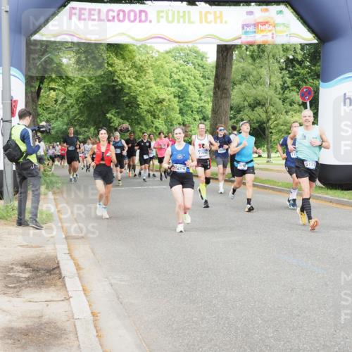 29.06.2025 - hella hamburg halbmarathon MichiJ http://msf.ph/oto/8293771 29.06.2025 10:33:54 Zwischen KM18-KM19 1139, 2270, 3477, 5129, 6711, 7204, 7385, 9710, 11936, 12808, 13782, 14200, 17281 meine-sportfotos.de