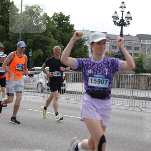 29.06.2025 - hella hamburg halbmarathon Jannik Wohlers http://msf.ph/oto/8293778 29.06.2025 10:36:36 Lombardsbrücke 1118, 1253, 1339, 1488, 1490, 1952, 1954, 2072, 2104, 2552, 3127, 3165, 3714, 3873, 3895, 4996, 5224, 5538, 5640, 5786, 5789, 6172, 6359, 6584, 6804, 7202, 7773, 8007, 8257, 8258, 8315, 8758, 8936, 8937, 9054, 9055, 9295, 10862, 10931, 11246, 11831, 11843, 11912, 12087, 12184, 12218, 12302, 12463, 12532, 13165, 13695, 13970, 13971, 14202, 14396, 14695, 14779, 15106, 15353, 15475, 15588, 15907, 15972, 15992, 16304, 16309, 16782, 16885, 17115, 17349, 17504, 17591 meine-sportfotos.de