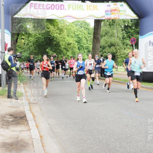 29.06.2025 - hella hamburg halbmarathon MichiJ http://msf.ph/oto/8293791 29.06.2025 10:33:54 Zwischen KM18-KM19 1139, 2270, 3477, 5129, 6711, 7204, 7385, 9710, 11936, 12808, 13782, 14200, 17281 meine-sportfotos.de