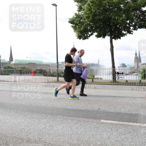 29.06.2025 - hella hamburg halbmarathon Lena Gebhardt http://msf.ph/oto/8293806 29.06.2025 10:21:24 Lombardsbrücke 969, 7553, 1028, 1072, 1266, 1401, 1658, 2271, 2383, 2635, 2815, 2956, 2986, 3122, 3161, 3453, 3770, 3813, 3817, 3825, 3826, 4082, 4697, 4786, 5041, 5061, 5122, 5373, 5395, 5412, 5493, 5759, 5767, 5957, 6086, 6103, 6275, 6308, 6844, 7228, 7375, 7522, 7553, 7608, 7612, 7781, 8095, 8286, 8724, 8726, 8844, 8896, 9100, 9108, 9369, 9483, 9499, 9501, 9532, 9624, 10374, 10585, 10602, 10874, 11698, 12175, 12694, 13057, 13508 meine-sportfotos.de
