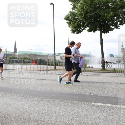 29.06.2025 - hella hamburg halbmarathon Lena Gebhardt http://msf.ph/oto/8293853 29.06.2025 10:21:25 Lombardsbrücke 17969, 1028, 1072, 1266, 1401, 1658, 2271, 2383, 2635, 2815, 2956, 2986, 3122, 3161, 3453, 3770, 3813, 3817, 3825, 3826, 4082, 4375, 4376, 4697, 4786, 5061, 5122, 5373, 5395, 5412, 5493, 5759, 5767, 5957, 6086, 6103, 6275, 6308, 6844, 7228, 7375, 7522, 7553, 7608, 7612, 7781, 8095, 8286, 8724, 8726, 8844, 8896, 9100, 9108, 9369, 9483, 9499, 9501, 9532, 9624, 10374, 10585, 10602, 10874, 11698, 12175, 12694, 13057, 13508 meine-sportfotos.de