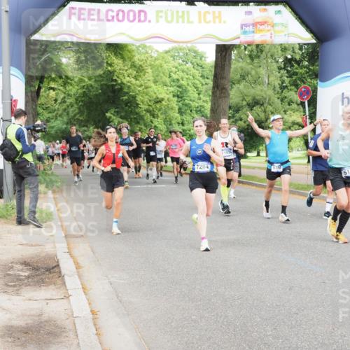 29.06.2025 - hella hamburg halbmarathon MichiJ http://msf.ph/oto/8293874 29.06.2025 10:33:54 Zwischen KM18-KM19 1139, 2270, 3477, 5129, 6711, 7204, 7385, 9710, 11936, 12808, 13782, 14200, 17281 meine-sportfotos.de