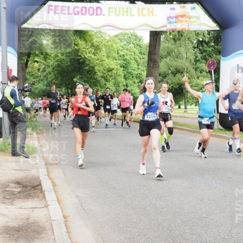 29.06.2025 - hella hamburg halbmarathon MichiJ http://msf.ph/oto/8293914 29.06.2025 10:33:55 Zwischen KM18-KM19 1139, 2270, 3477, 5129, 7204, 7385, 9710, 11936, 12808, 13782, 14200, 17281, 18878 meine-sportfotos.de