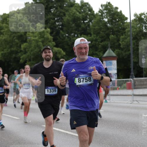 29.06.2025 - hella hamburg halbmarathon Jannik Wohlers http://msf.ph/oto/8294007 29.06.2025 10:36:37 Lombardsbrücke 1118, 1253, 1339, 1488, 1490, 1952, 1954, 2031, 2072, 2104, 2552, 3127, 3165, 3714, 3873, 3895, 4996, 5224, 5538, 5640, 5786, 5789, 6172, 6359, 6584, 6804, 7202, 7773, 8007, 8257, 8258, 8315, 8758, 8936, 8937, 9054, 9055, 9295, 10862, 10931, 11246, 11831, 11843, 11912, 12087, 12184, 12218, 12302, 12463, 12532, 13165, 13695, 13970, 13971, 14202, 14396, 14695, 14779, 15106, 15353, 15475, 15588, 15907, 15972, 16304, 16309, 16782, 16885, 17349, 17388, 17504, 17591 meine-sportfotos.de
