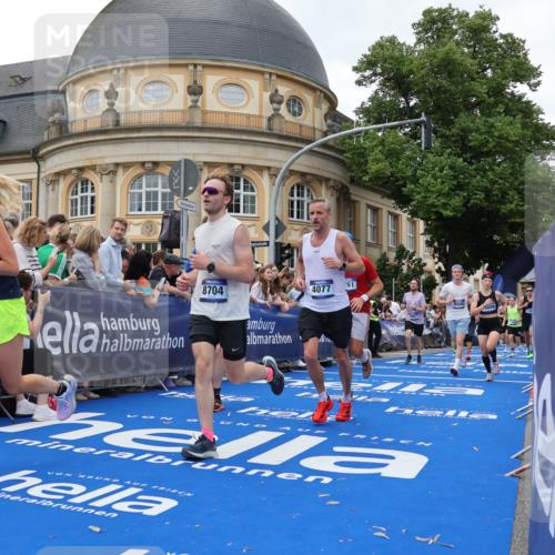 29.06.2025 - hella hamburg halbmarathon Strokosch-Dieckow http://msf.ph/oto/8294013 29.06.2025 10:51:06 Ziel 1366, 1630, 4077, 4404, 4816, 4967, 5600, 6027, 8117, 8261, 8508, 8704, 10508, 10603, 10868, 11625, 11733, 13008, 13073, 14125, 15480, 17221, 17384, 17530, 17823, 18066, 18350 meine-sportfotos.de