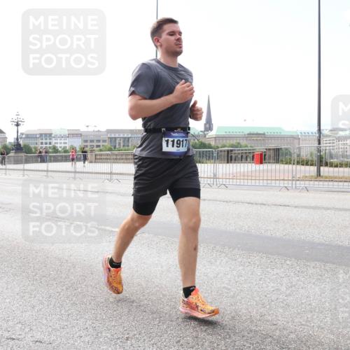 29.06.2025 - hella hamburg halbmarathon Lena Gebhardt http://msf.ph/oto/8294078 29.06.2025 10:11:55 Lombardsbrücke 1062, 1328, 1531, 1790, 1866, 1992, 3363, 4227, 5379, 5605, 7571, 8115, 8807, 8810, 9191, 9428, 9705, 10042, 10409, 10428, 11321, 11507, 11525, 11537, 11581, 11917, 12473, 13171, 13177, 13203, 13542, 13939, 13958, 14008, 14060, 14196, 14384, 15137, 15945, 16976, 17080, 17638, 17774, 17866, 18261, 18278, 18395, 18429, 18655 meine-sportfotos.de