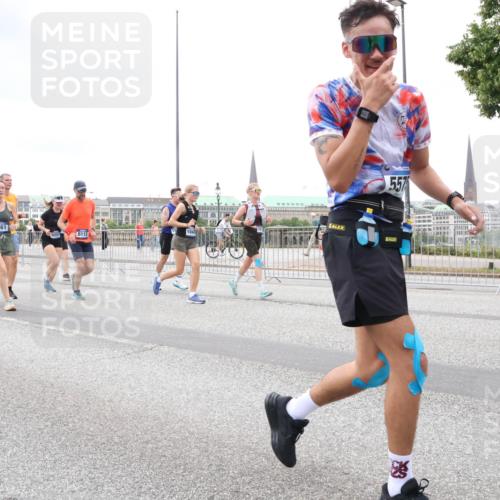 29.06.2025 - hella hamburg halbmarathon Lena Gebhardt http://msf.ph/oto/8294088 29.06.2025 10:56:00 Lombardsbrücke 9861, 104, 6113, 15289, 557, 1616, 1738, 1909, 2095, 2793, 3101, 3244, 3257, 3268, 4083, 4265, 4354, 4470, 4473, 4836, 4896, 5220, 5222, 5306, 5575, 5580, 5994, 6055, 6056, 6113, 6257, 6494, 6594, 6968, 7025, 7028, 7516, 7548, 7616, 7969, 8005, 8110, 8305, 8517, 8527, 8532, 8533, 8648, 9435, 9548, 9606, 9614, 9618, 9838, 9861, 9865, 9956, 10094, 10436, 10438, 10449, 10559, 10593, 10640, 10740, 10784, 10987, 11903, 11962, 11963, 12695 meine-sportfotos.de