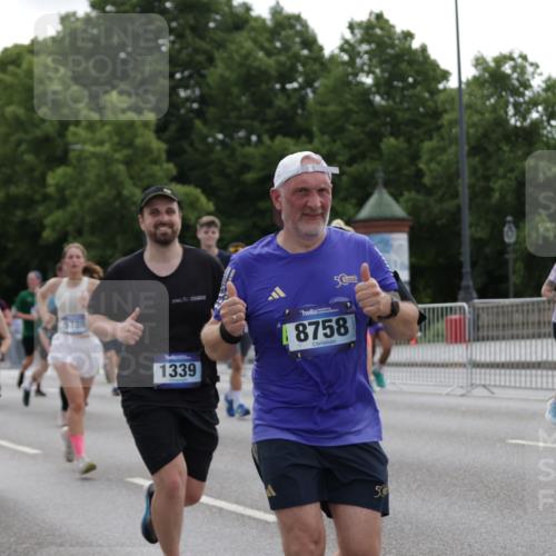 29.06.2025 - hella hamburg halbmarathon Jannik Wohlers http://msf.ph/oto/8294089 29.06.2025 10:36:37 Lombardsbrücke 1118, 1253, 1339, 1488, 1490, 1952, 1954, 2031, 2072, 2104, 2552, 3127, 3165, 3714, 3873, 3895, 4996, 5224, 5538, 5640, 5786, 5789, 6172, 6359, 6584, 6804, 7202, 7773, 8007, 8257, 8258, 8315, 8758, 8936, 8937, 9054, 9055, 9295, 10862, 10931, 11246, 11831, 11843, 11912, 12087, 12184, 12218, 12302, 12463, 12532, 13165, 13695, 13970, 13971, 14202, 14396, 14695, 14779, 15106, 15353, 15475, 15588, 15907, 15972, 16304, 16309, 16782, 16885, 17349, 17388, 17504, 17591 meine-sportfotos.de