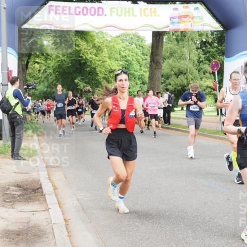 29.06.2025 - hella hamburg halbmarathon MichiJ http://msf.ph/oto/8294107 29.06.2025 10:33:56 Zwischen KM18-KM19 1139, 2270, 3477, 5129, 7204, 9710, 11773, 11936, 12808, 13782, 14200, 17281, 18878 meine-sportfotos.de