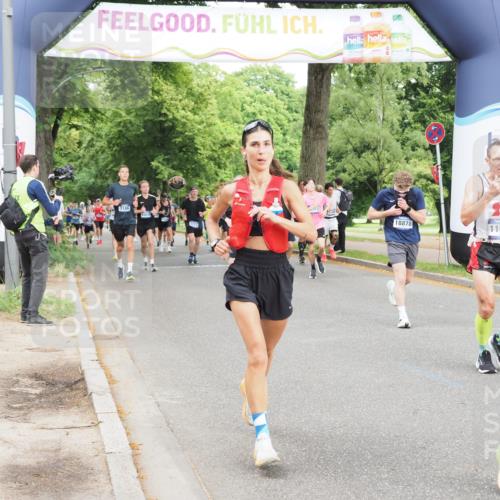 29.06.2025 - hella hamburg halbmarathon MichiJ http://msf.ph/oto/8294131 29.06.2025 10:33:56 Zwischen KM18-KM19 1139, 2270, 3477, 5129, 7204, 9710, 11773, 11936, 12808, 13782, 14200, 17281, 18878 meine-sportfotos.de