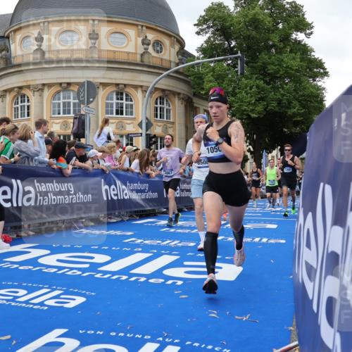 29.06.2025 - hella hamburg halbmarathon Strokosch-Dieckow http://msf.ph/oto/8294141 29.06.2025 10:51:08 Ziel 1366, 1461, 1630, 4077, 4404, 4816, 4967, 5600, 6027, 8117, 8261, 8508, 8704, 8930, 9476, 10508, 10603, 10868, 11512, 11625, 11733, 13008, 13073, 15480, 17384, 17530, 17823, 18066 meine-sportfotos.de