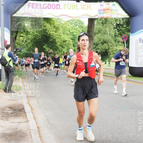 29.06.2025 - hella hamburg halbmarathon MichiJ http://msf.ph/oto/8294180 29.06.2025 10:33:56 Zwischen KM18-KM19 1139, 2270, 3477, 5129, 7204, 9710, 11773, 11936, 12808, 13782, 14200, 17281, 18878 meine-sportfotos.de