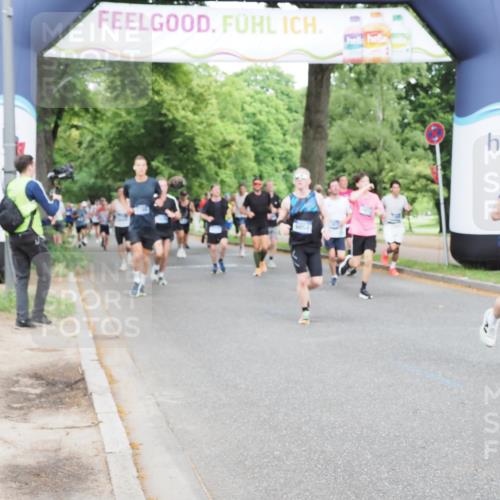 29.06.2025 - hella hamburg halbmarathon MichiJ http://msf.ph/oto/8294245 29.06.2025 10:33:57 Zwischen KM18-KM19 1139, 3477, 5129, 6054, 6700, 7204, 9710, 11773, 11936, 12808, 16513, 17281, 18878 meine-sportfotos.de