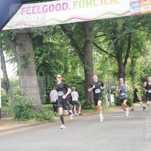 29.06.2025 - hella hamburg halbmarathon KatJ http://msf.ph/oto/8294285 29.06.2025 10:13:20 Zwischen KM18-KM19 7834, 7862 meine-sportfotos.de