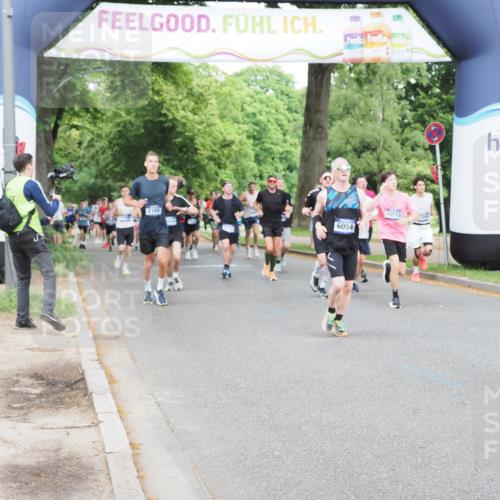 29.06.2025 - hella hamburg halbmarathon MichiJ http://msf.ph/oto/8294311 29.06.2025 10:33:57 Zwischen KM18-KM19 1139, 3477, 5129, 6054, 6700, 7204, 9710, 11773, 11936, 12808, 16513, 17281, 18878 meine-sportfotos.de
