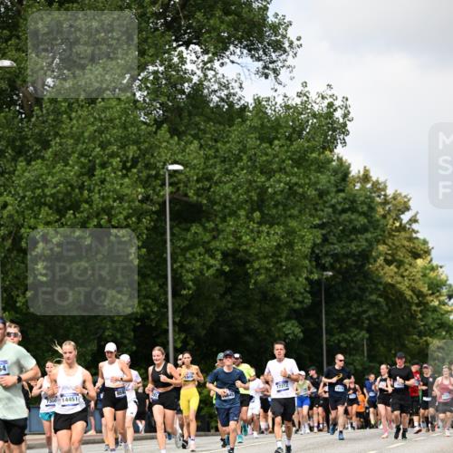 29.06.2025 - hella hamburg halbmarathon Dr. Thomas Lammeyer http://msf.ph/oto/8294315 29.06.2025 10:37:31 Kennedybrücke 1078, 1199, 1324, 1373, 1995, 2085, 2342, 2838, 3341, 3560, 3812, 3871, 4164, 4446, 5180, 5917, 6773, 6999, 7308, 7309, 7705, 8175, 8891, 8993, 9234, 9591, 9750, 9780, 11092 meine-sportfotos.de